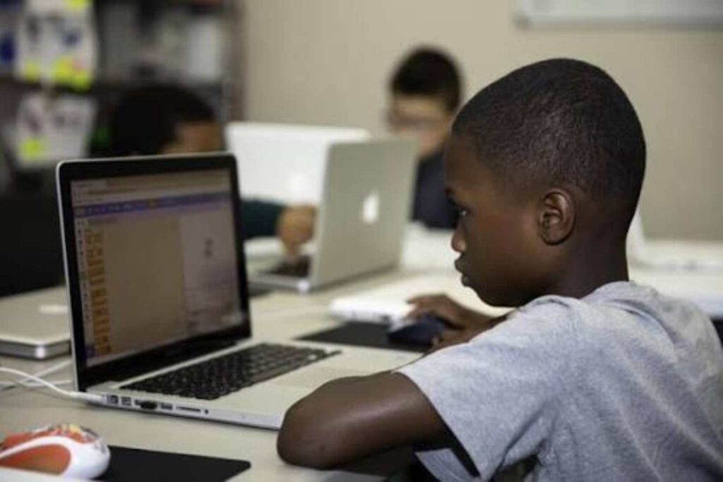 Best Coding Programs for Kids and Teens in Kenya
